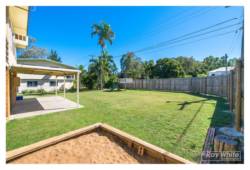 Photo - 264 Blanchfield Street, Koongal QLD 4701 - Image 15