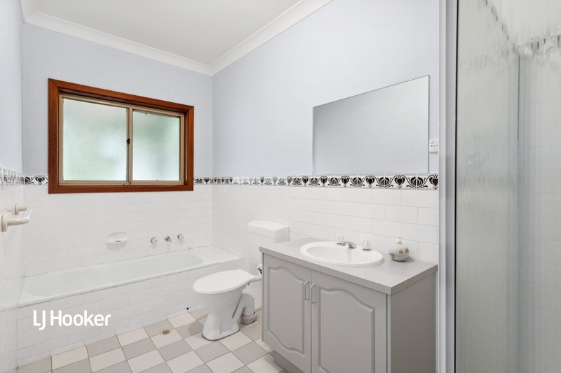 Photo - 2/64 Columbia Crescent, Modbury North SA 5092 - Image 8