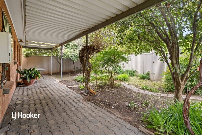 Photo - 2/64 Columbia Crescent, Modbury North SA 5092 - Image 10