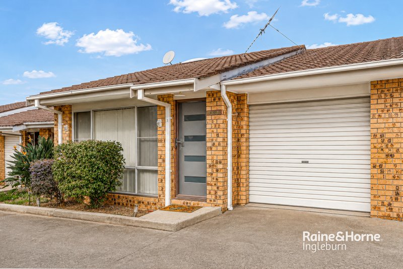 Photo - 2/64 Edgar Street, Macquarie Fields NSW 2564 - Image 1