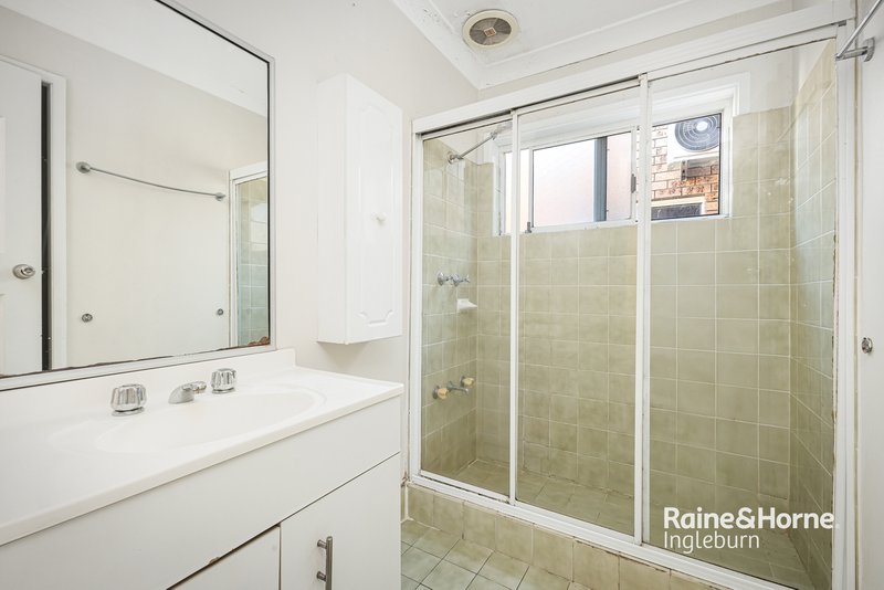 Photo - 2/64 Edgar Street, Macquarie Fields NSW 2564 - Image 9