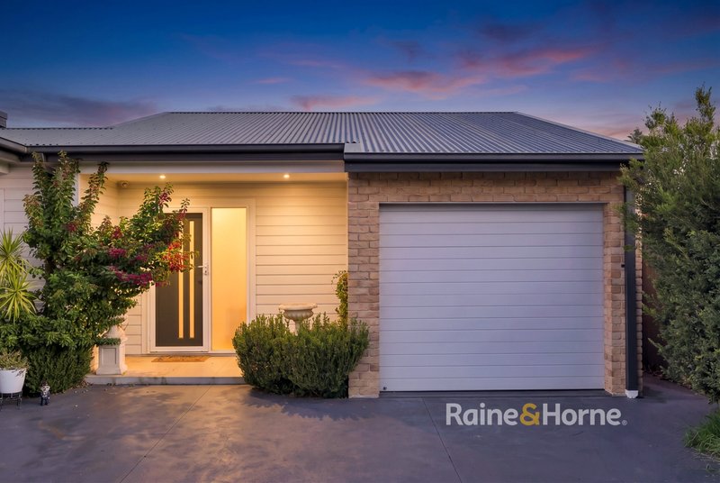 Photo - 2/64 Gallipoli Avenue, Blackwall NSW 2256 - Image 2
