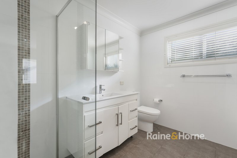 Photo - 2/64 Gallipoli Avenue, Blackwall NSW 2256 - Image 9