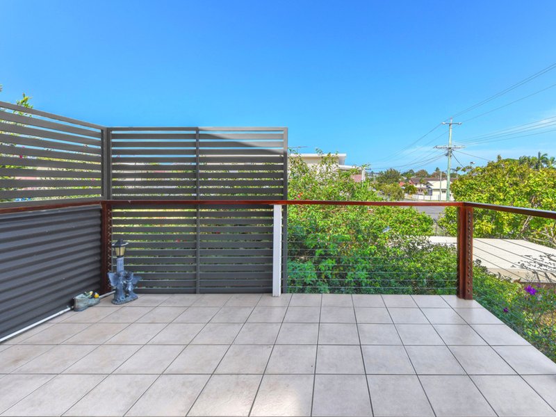 Photo - 2/64 Georgina Street, Woody Point QLD 4019 - Image 10