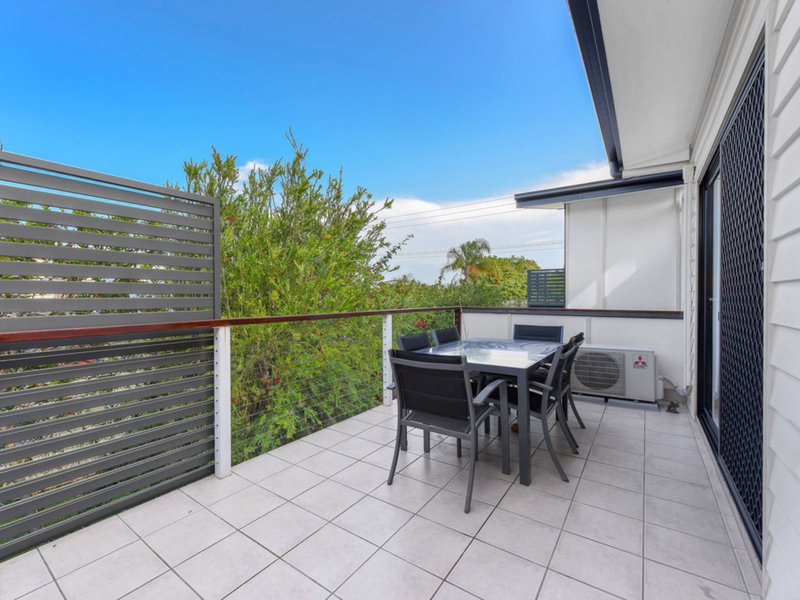 Photo - 2/64 Georgina Street, Woody Point QLD 4019 - Image 14