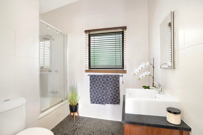Photo - 264 Lakedge Ave , Berkeley Vale NSW 2261 - Image 11