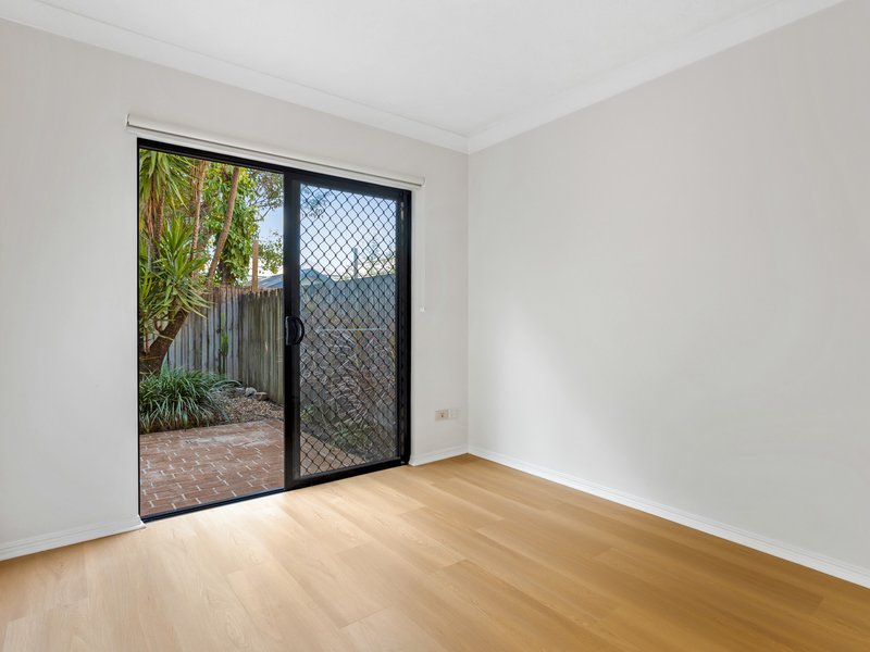 Photo - 2/64 Longlands Street, East Brisbane QLD 4169 - Image 6