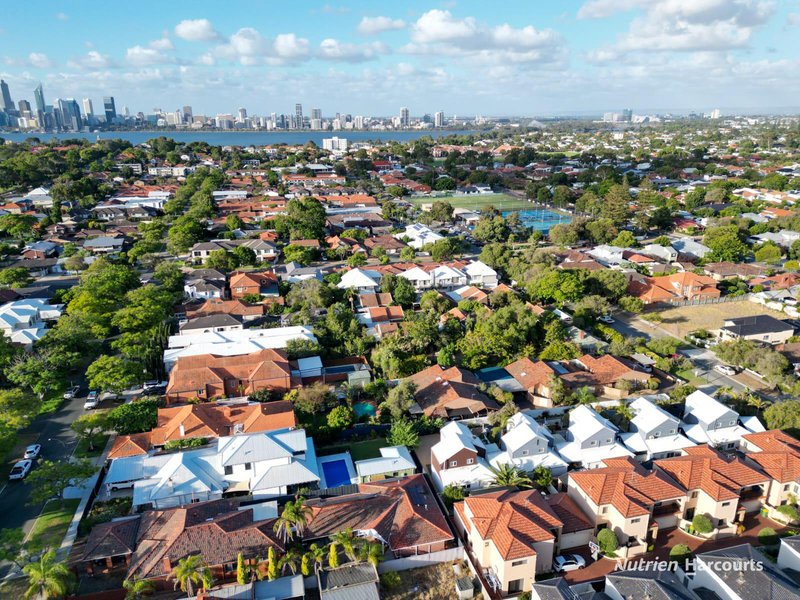 Photo - 2/64 Strickland Street, South Perth WA 6151 - Image 11