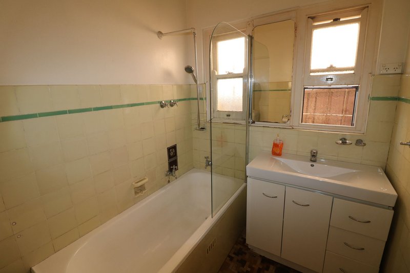 Photo - 264 William Street, Kingsgrove NSW 2208 - Image 7