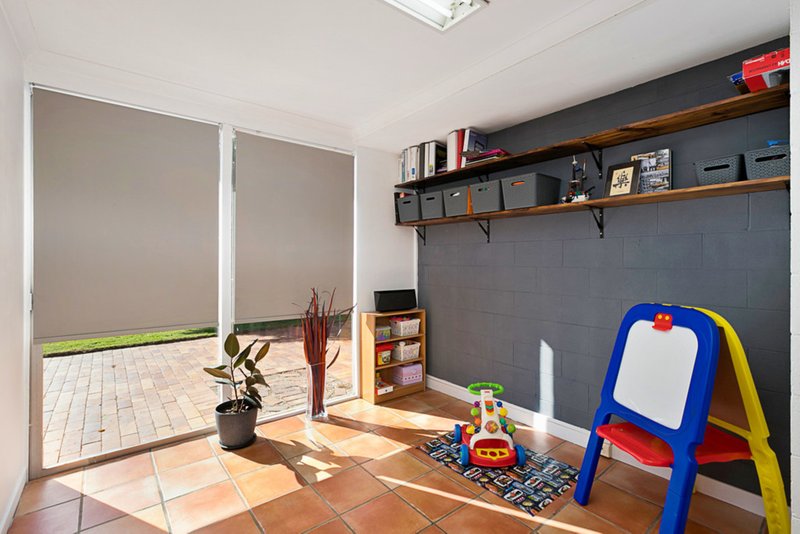 Photo - 264 Wondall Road, Manly West QLD 4179 - Image 13