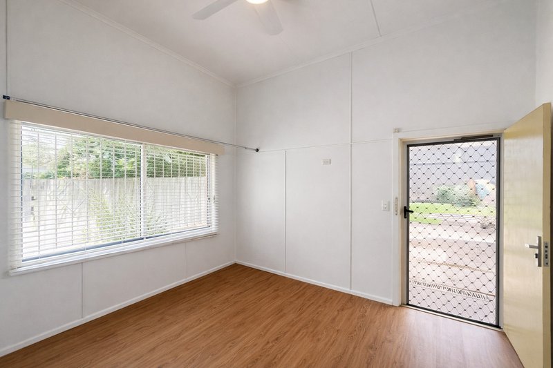 Photo - 2/643 Robinson Road, Aspley QLD 4034 - Image 4
