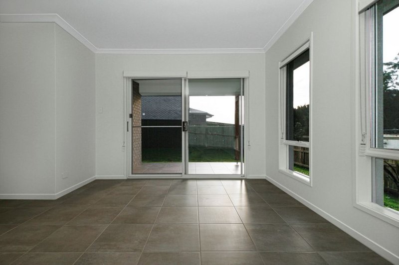 Photo - 2/65 Aspire Parade, Griffin QLD 4503 - Image 4