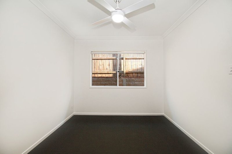 Photo - 2/65 Aspire Parade, Griffin QLD 4503 - Image 9