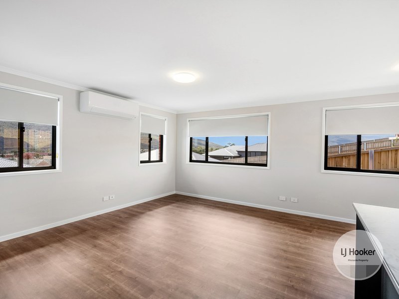 Photo - 2/65 Glebe Road, New Norfolk TAS 7140 - Image 2