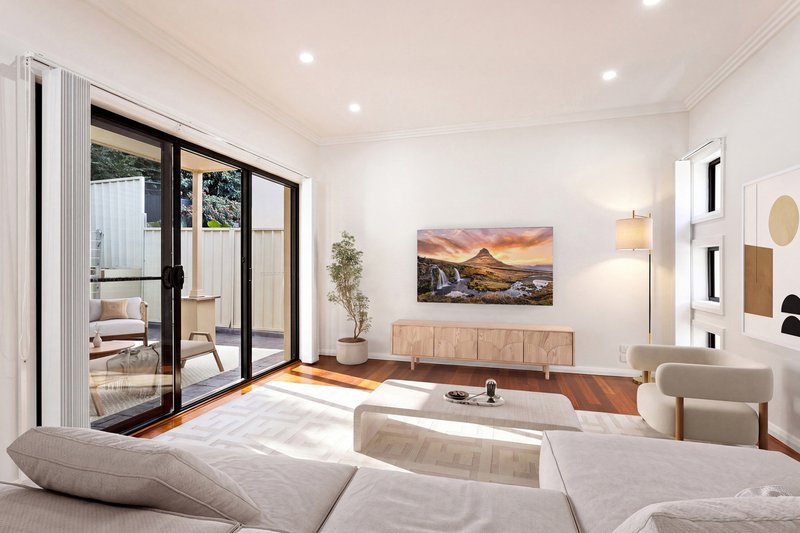 Photo - 2/65 Outlook Drive, Figtree NSW 2525 - Image 2