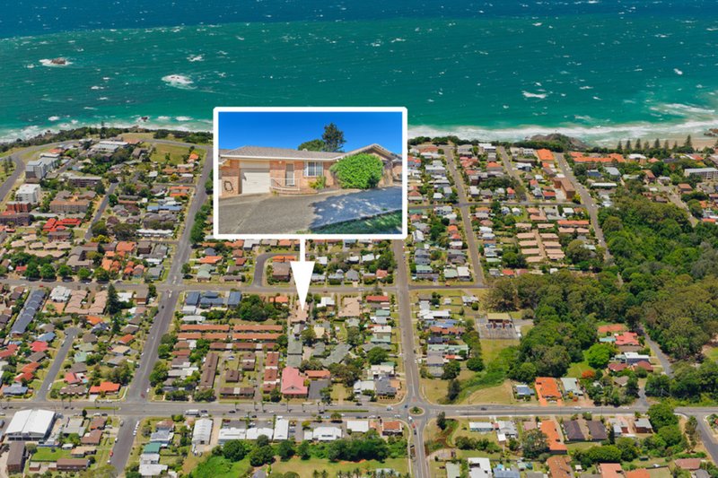 Photo - 2/65 Owen Street, Port Macquarie NSW 2444 - Image 2