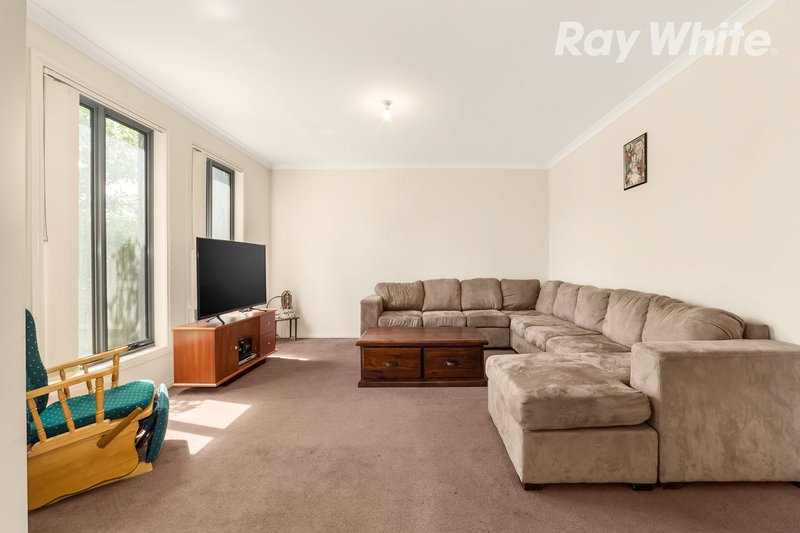 Photo - 2/65 Pommel Crescent, Epping VIC 3076 - Image 4