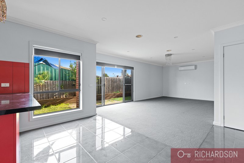 Photo - 2/65 Rowes Road, Werribee VIC 3030 - Image 2