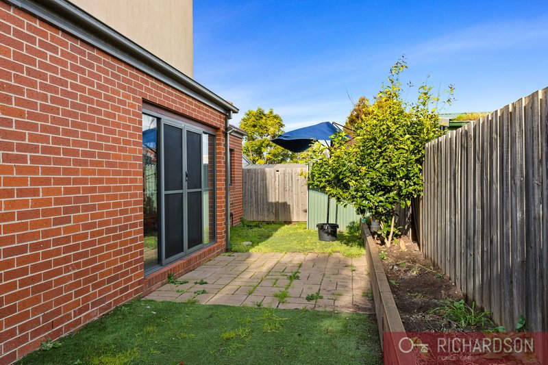 Photo - 2/65 Rowes Road, Werribee VIC 3030 - Image 7