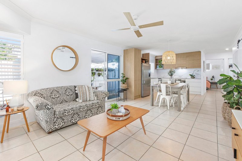 2/65 Southern Cross Parade, Sunrise Beach QLD 4567