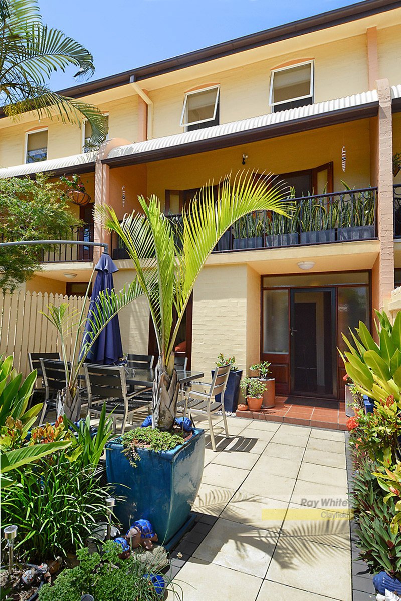 Photo - 2/65 Stuckey Road, Clayfield QLD 4011 - Image 9