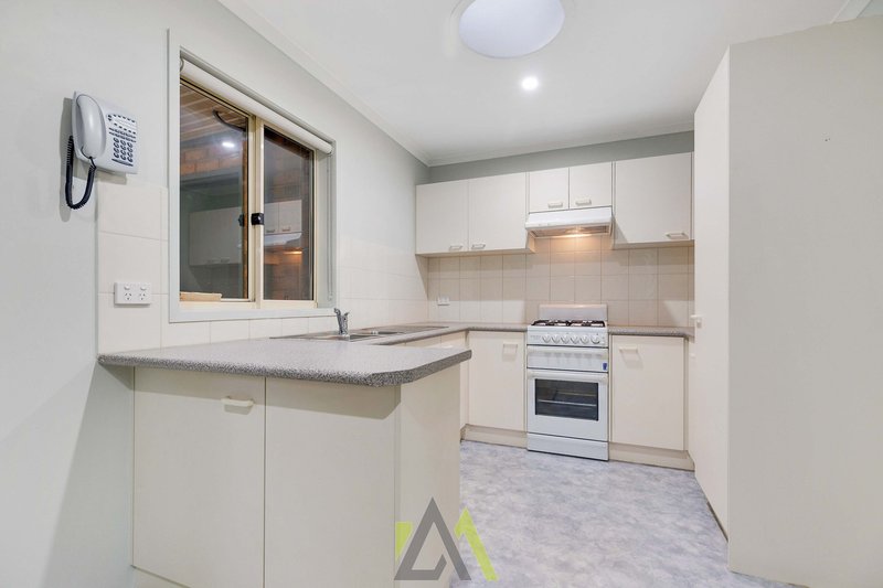 Photo - 2/65 Taketa Crescent, Frankston VIC 3199 - Image 2