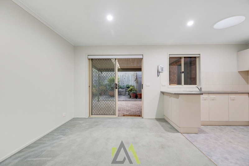 Photo - 2/65 Taketa Crescent, Frankston VIC 3199 - Image 3