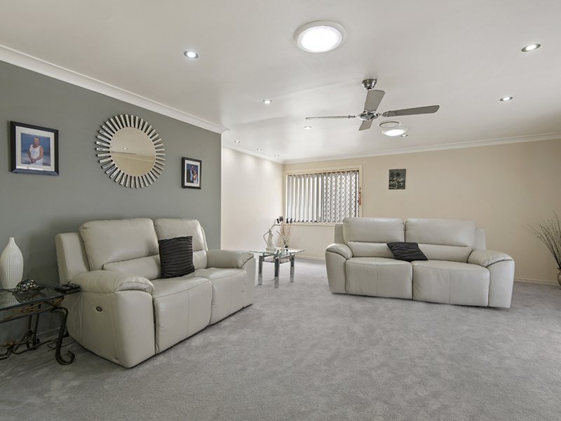 Photo - 265 Winstanley Street, Carindale QLD 4152 - Image 4