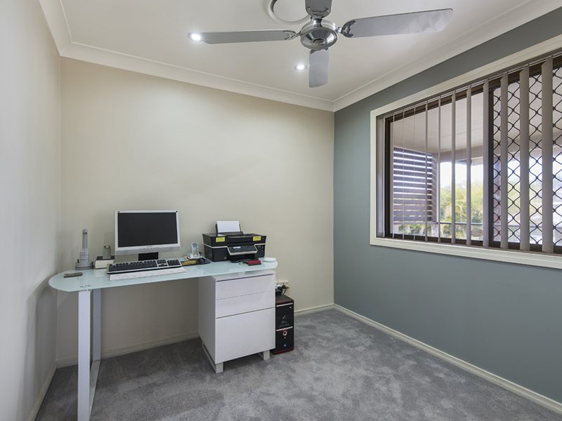 Photo - 265 Winstanley Street, Carindale QLD 4152 - Image 7