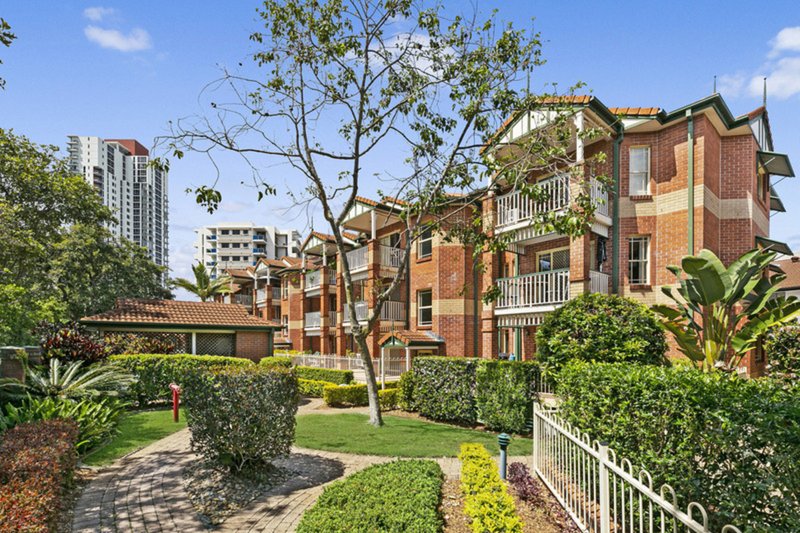 Photo - 26/53 Bauer Street, Southport QLD 4215 - Image 1