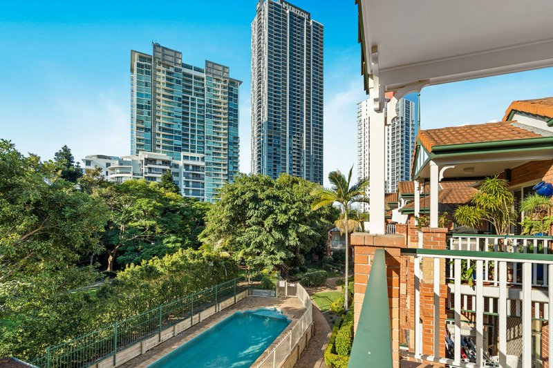 Photo - 26/53 Bauer Street, Southport QLD 4215 - Image 2