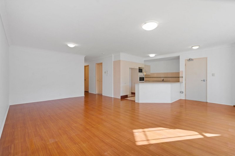 Photo - 26/53 Bauer Street, Southport QLD 4215 - Image 5