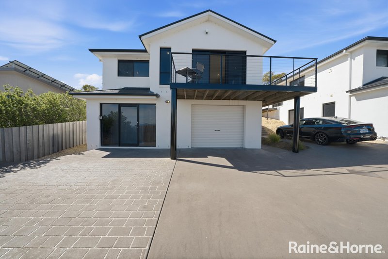 Photo - 2/654 Oceana Drive, Tranmere TAS 7018 - Image 1
