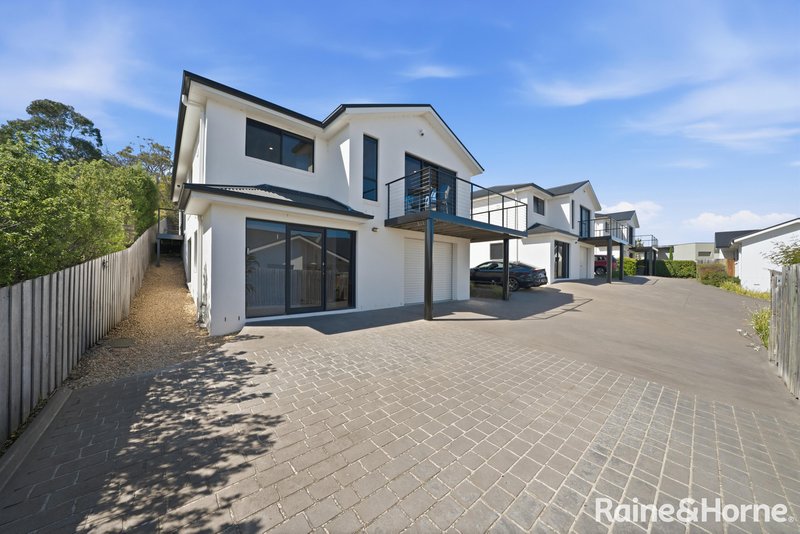 Photo - 2/654 Oceana Drive, Tranmere TAS 7018 - Image 2