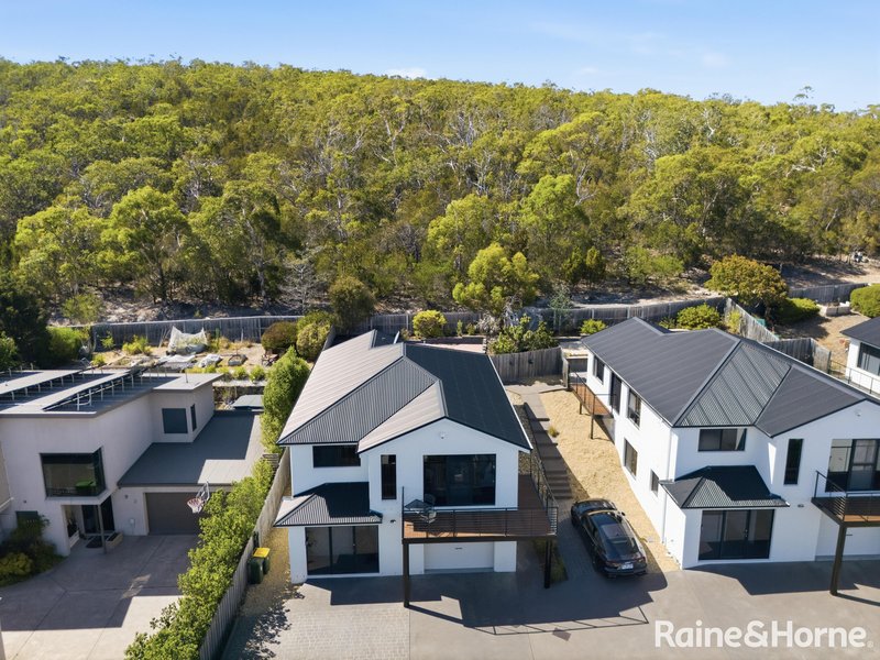 Photo - 2/654 Oceana Drive, Tranmere TAS 7018 - Image 3