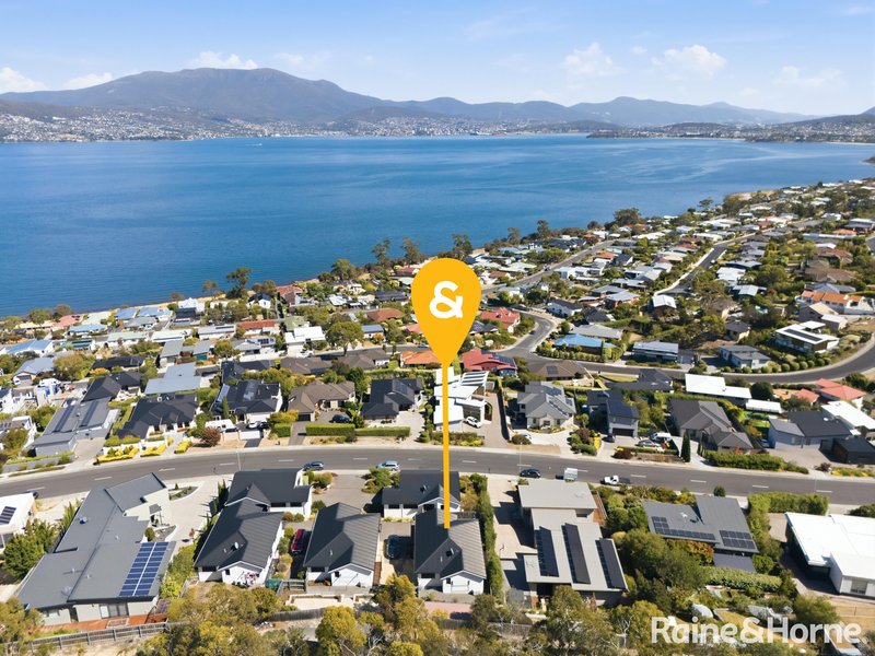 Photo - 2/654 Oceana Drive, Tranmere TAS 7018 - Image 5