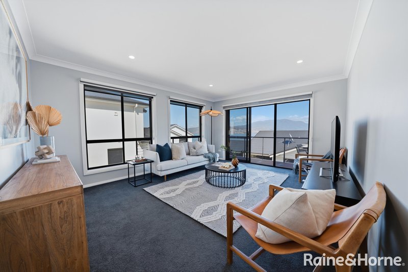 Photo - 2/654 Oceana Drive, Tranmere TAS 7018 - Image 7