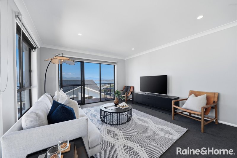 Photo - 2/654 Oceana Drive, Tranmere TAS 7018 - Image 8