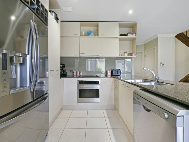 Photo - 26/55 Pardise Springs Ave , Robina QLD 4226 - Image 2