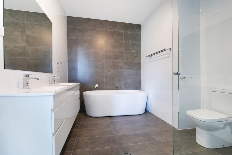 Photo - 265A Reddall Parade, Mount Warrigal NSW 2528 - Image 7