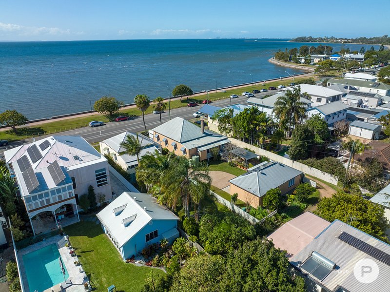 Photo - 266 Flinders Parade, Sandgate QLD 4017 - Image 2
