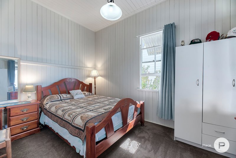 Photo - 266 Flinders Parade, Sandgate QLD 4017 - Image 11