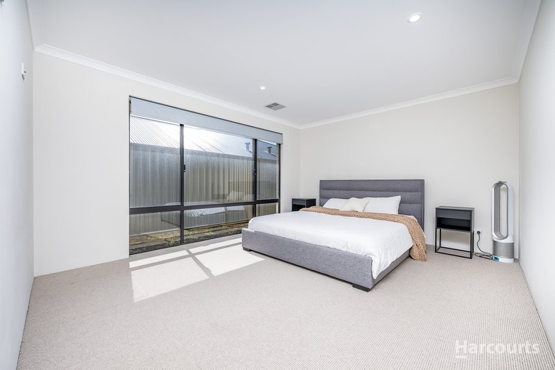 Photo - 266 Landbeach Boulevard, Alkimos WA 6038 - Image 5