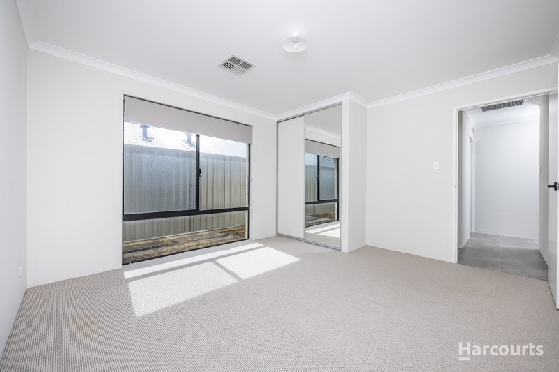 Photo - 266 Landbeach Boulevard, Alkimos WA 6038 - Image 25