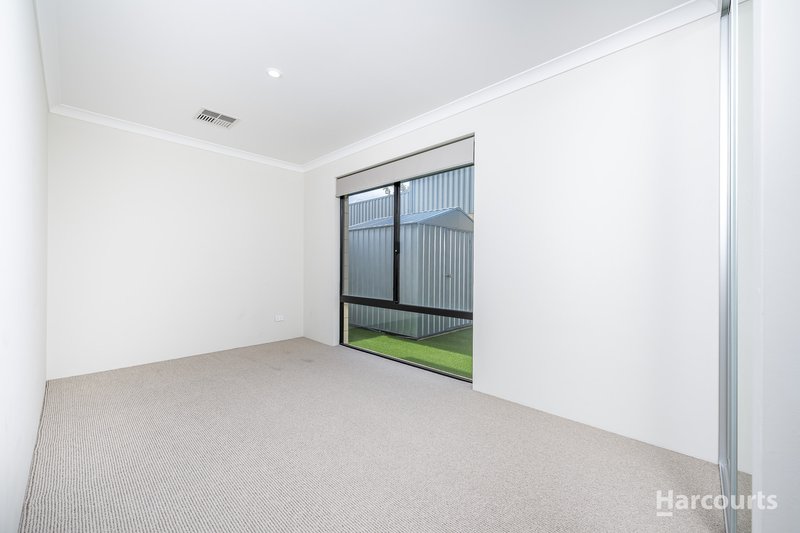 Photo - 266 Landbeach Boulevard, Alkimos WA 6038 - Image 27