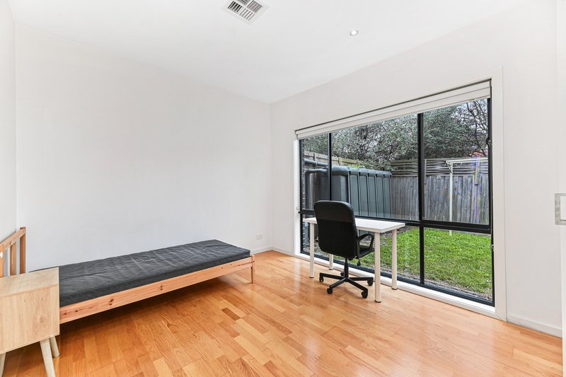 Photo - 2/66 Marshall Avenue, Clayton VIC 3168 - Image 5