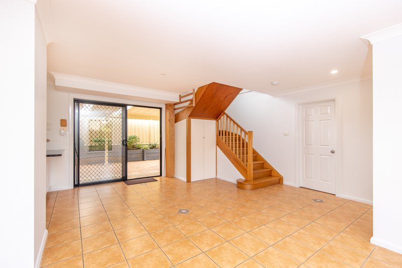 Photo - 2/66 Smith Street, Charlestown NSW 2290 - Image 5