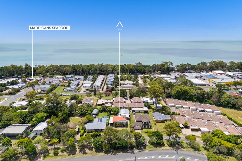 Photo - 266 Torquay Terrace, Torquay QLD 4655 - Image 7