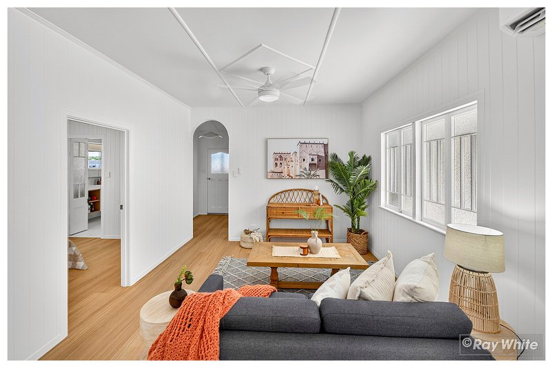 Photo - 266 William Street, The Range QLD 4700 - Image 5