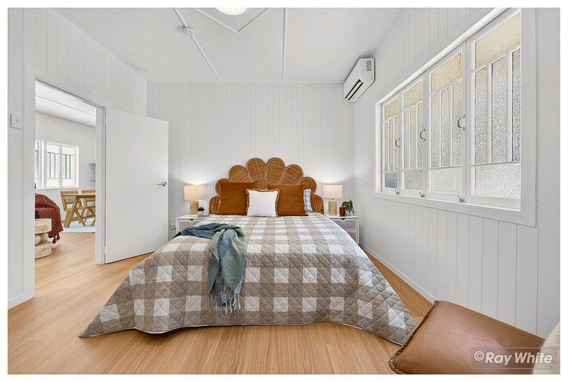 Photo - 266 William Street, The Range QLD 4700 - Image 12